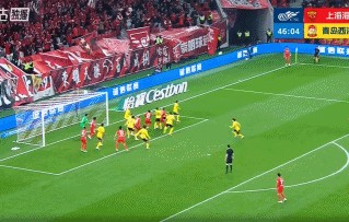 云开体育-下半场闪击头球破门，让-克劳德打进职业生涯首粒进球