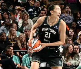 kaiyun-韩旭重返WNBA，首秀20分得分王，力压美国女篮国手|自由人队|狂热队|以赛亚·斯图尔特|珀斯山猫队|底特律活塞队_新浪体育_新浪新闻