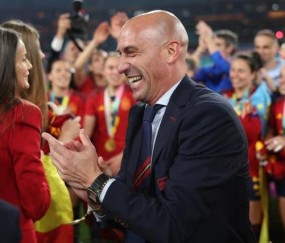 云开体育官网-媒体人：西足协主席或“策略性”递交辞呈