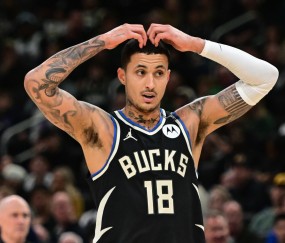 云开体育-名记：雄鹿评估波蒂斯和库兹马的价值 两人可能被纳入莫兰特交易