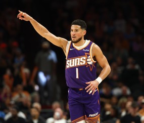 云开体育官网-共61犯！布克：整场比赛两边打得都很难看 犯规很多裁判不得不吹