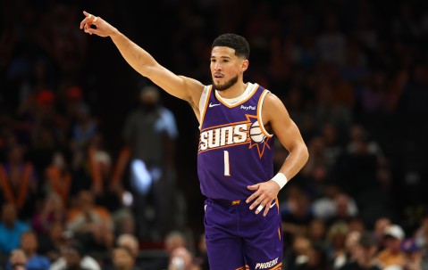 云开体育官网-共61犯！布克：整场比赛两边打得都很难看 犯规很多裁判不得不吹